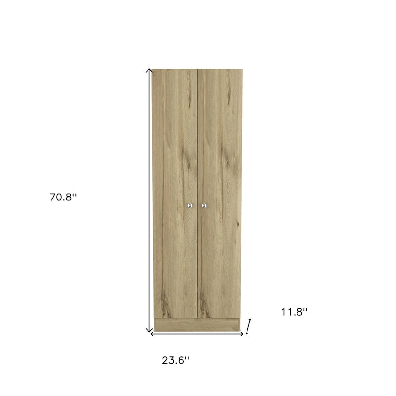 Garde-manger ou placard de rangement HomeRoots 71 en chêne - 23,6 po x 70,8 po x 11,8 po