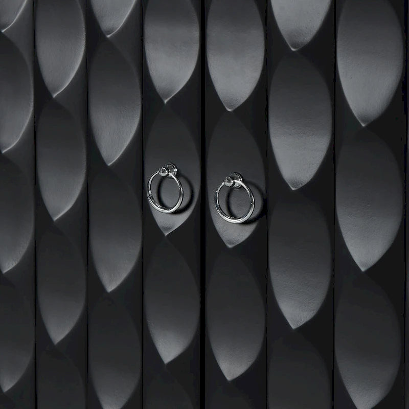 Buffet moderne à 4 portes avec portes à motif convexe et 2 poignées argentées pour salon, salle à manger, cuisine (noir)
