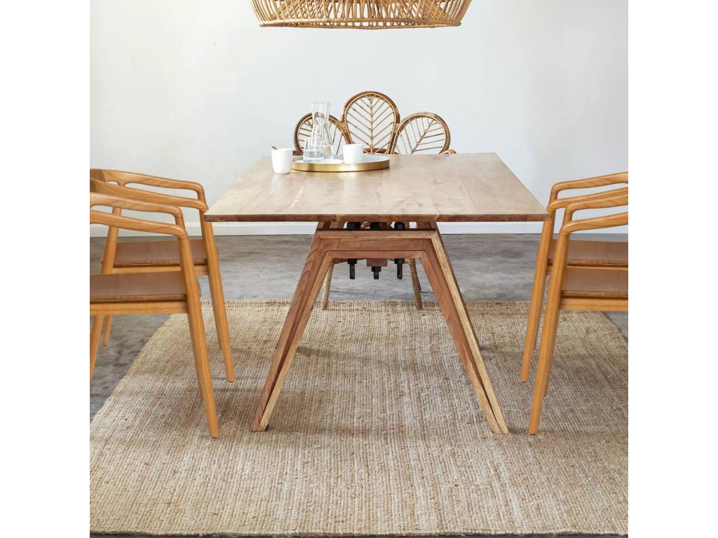 Table à manger marron