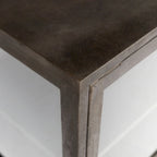 Buffet vitré Arelius marron clair avec piètement en métal noir, 4 portes - 70,0 cm (L) x 18,0 cm (l) x 32,0 cm (H)
