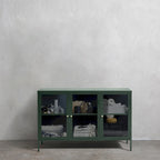 Buffet 3 portes Brianne de Rye Studio, style moderne, en métal et verre