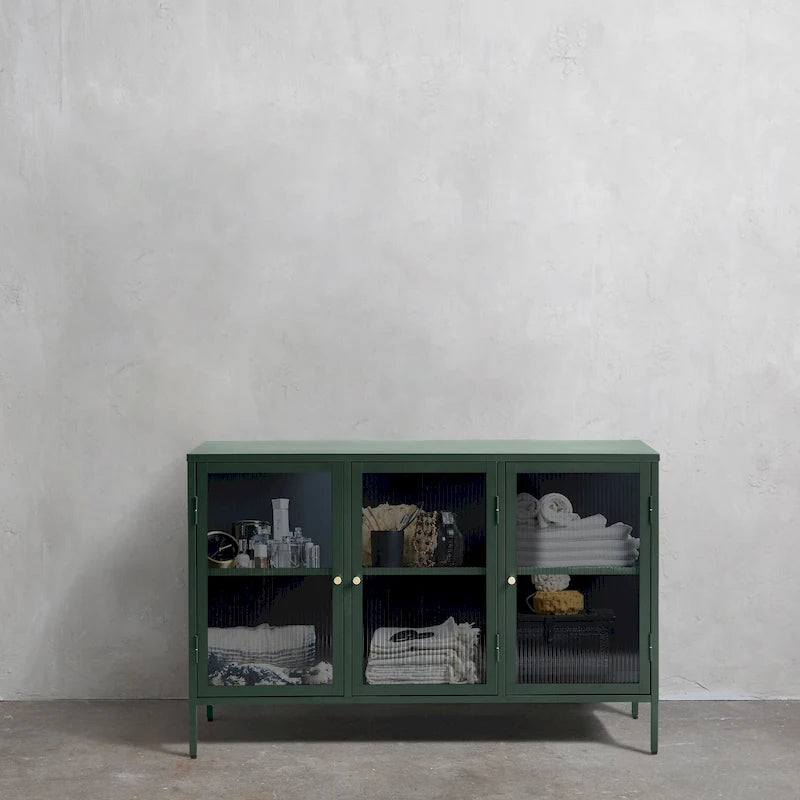 Buffet 3 portes Brianne de Rye Studio, style moderne, en métal et verre