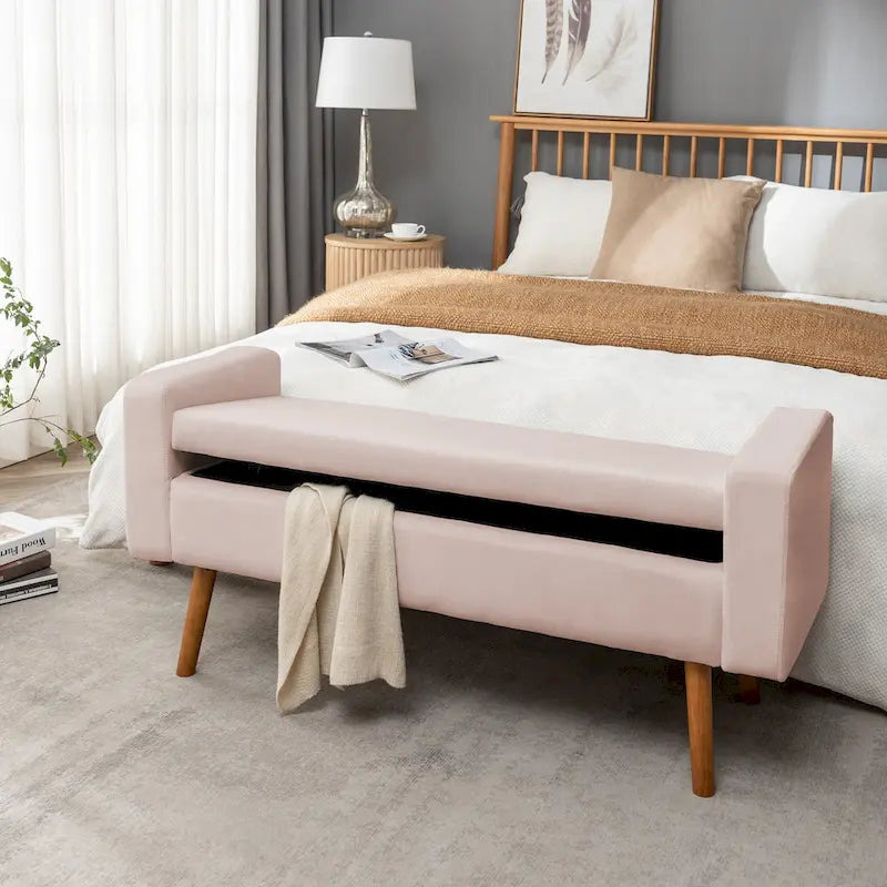 Banc de rangement en velours Brynn de Porthos Home avec pieds en bois d'hévéa