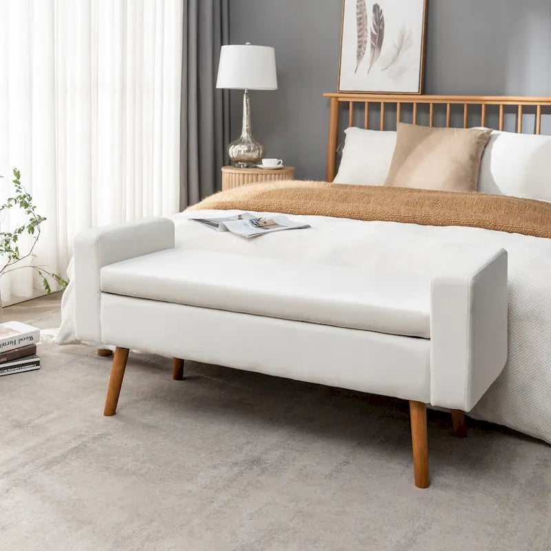 Banc de rangement en velours Brynn de Porthos Home avec pieds en bois d'hévéa