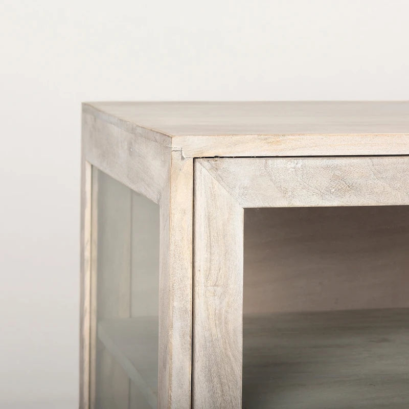 Buffet Arelius en bois massif blond avec piètement en fer doré et portes vitrées - 70 cm (L) x 32 cm (H) x 18,75 cm (P)