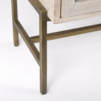 Buffet Arelius en bois massif blond avec piètement en fer doré et portes vitrées - 70 cm (L) x 32 cm (H) x 18,75 cm (P)