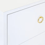 Commode Kristien laquée blanche et dorée SAFAVIEH Couture - 61 cm (L) x 46 cm (P) x 66 cm (H)