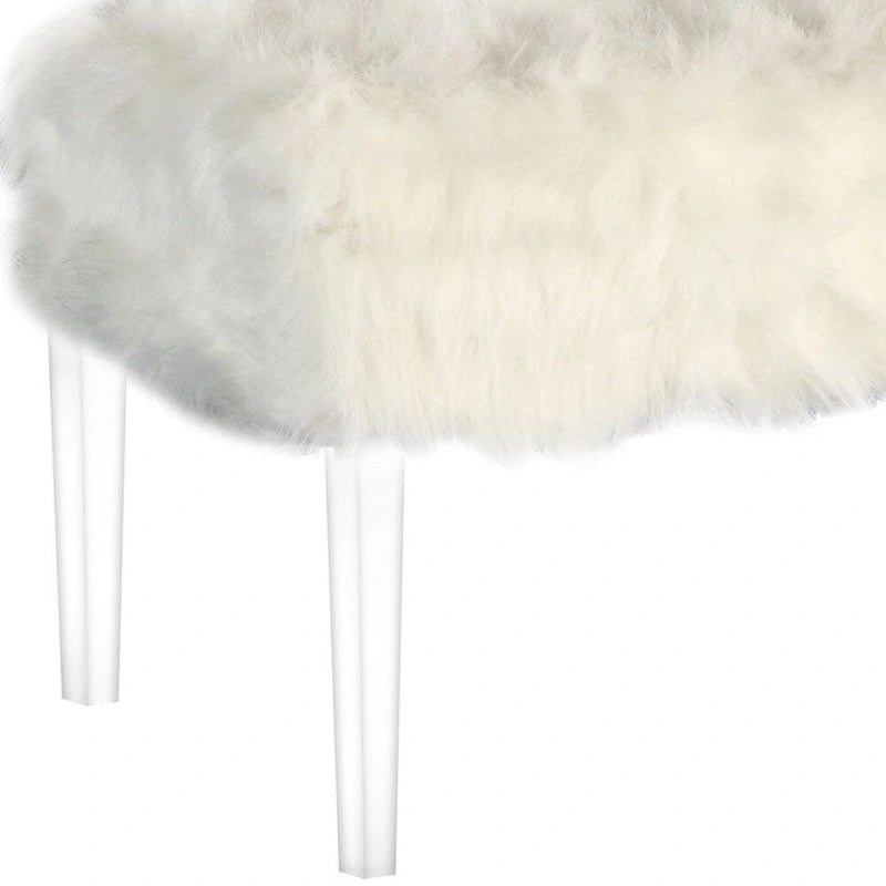 Banc HomeRoots 42 gris et transparent, recouvert de fausse fourrure et doté d'un couvercle rabattable.