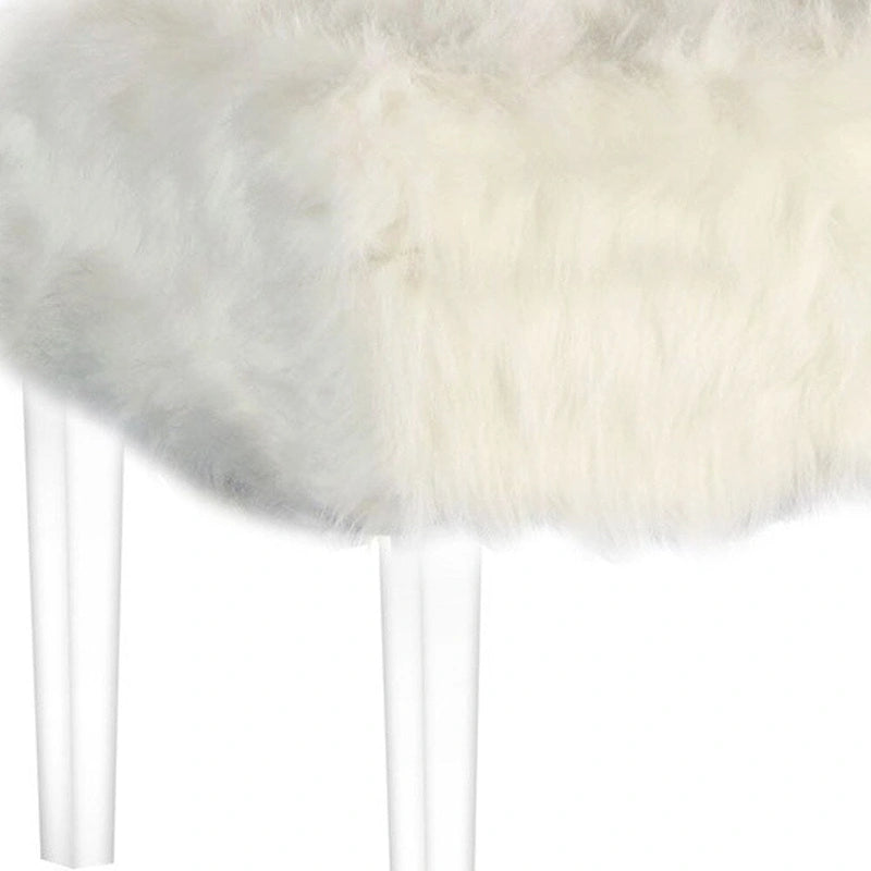 Banc HomeRoots 42 gris et transparent, recouvert de fausse fourrure et doté d'un couvercle rabattable.