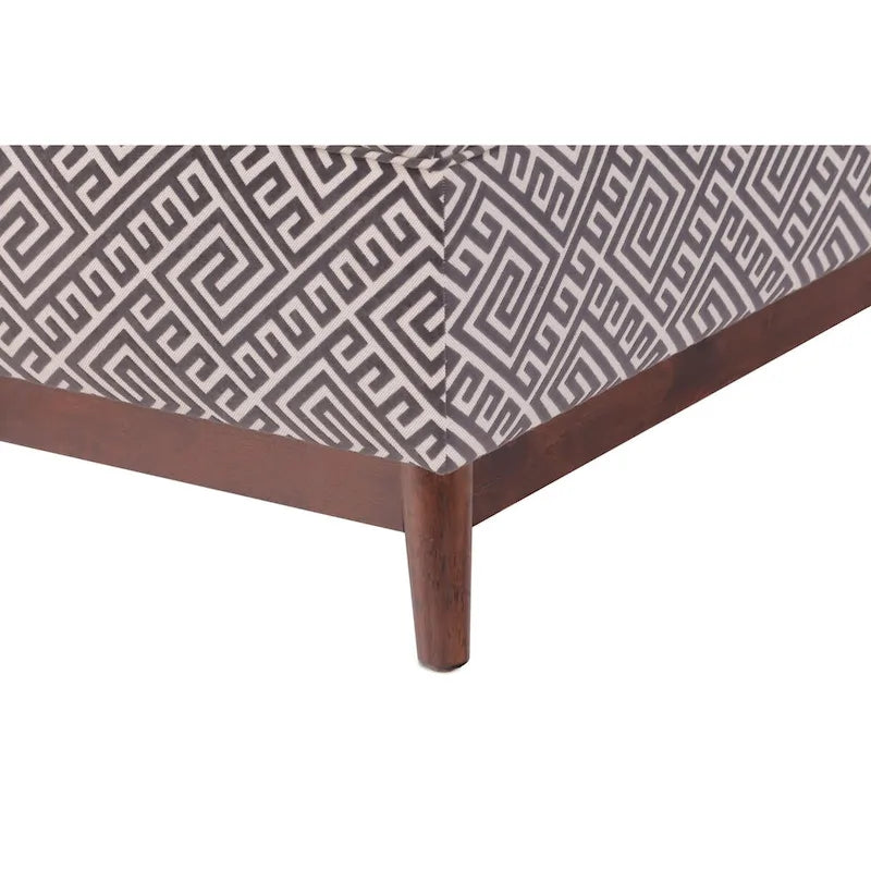 Pouf de rangement capitonné Brooke, style transitionnel, avec garniture en bois.