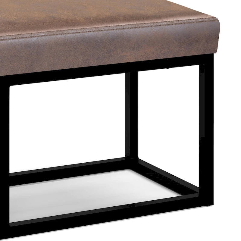 Banc ottoman rectangulaire contemporain WYNDENHALL Kerwood de 112 cm de large - 37 cm de profondeur x 112 cm de largeur x 47 cm de hauteur