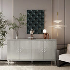 Meuble de rangement élégant et fonctionnel à 4 portes avec pieds en pin et structure en MDF, idéal pour le salon, la chambre et la cuisine.
