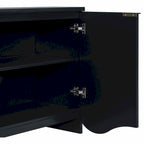 Meuble à quatre portes à rayures verticales et motif ondulé