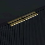 Meuble à quatre portes à rayures verticales et motif ondulé