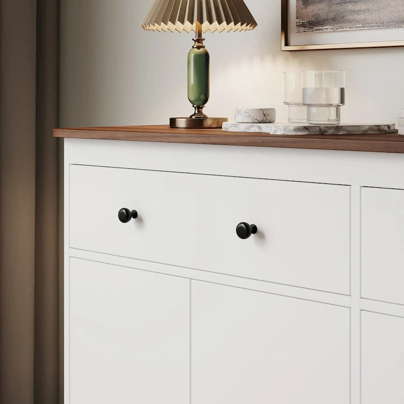 Buffet moderne de rangement avec 2 tiroirs et 4 portes, idéal pour le salon, la salle à manger, la cuisine ou le coin café. Couleur : blanc.