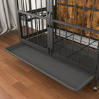 Meuble pour cage de chien avec plateau amovible, niche à double porte, panneau relevable, rotation à 360 degrés et 3 gamelles réglables en hauteur.