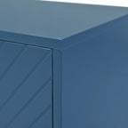 Buffet offrant un grand espace de rangement et des étagères réglables