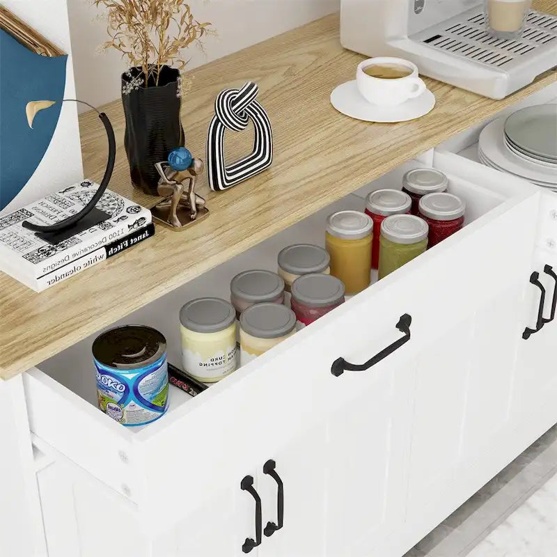 Buffet de style campagnard avec 2 tiroirs et 4 portes